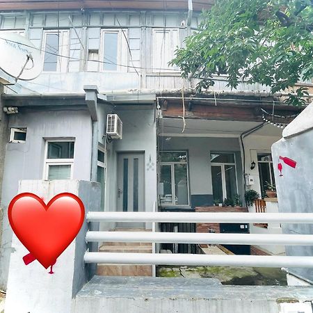 Nutsa's Apartment in old Tiflis Dış mekan fotoğraf
